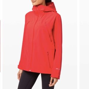 NWT LULULEMON STORM BREWING RAIN JACKET (COAT)